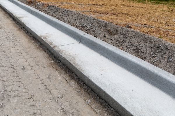 Cost of Concrete Curbing Repair in Aurora